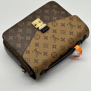 Louis Vuitton Pochette Metis Reverse
